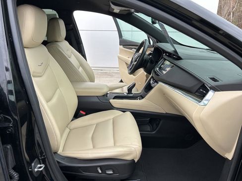 Used 2017 Cadillac XT5 FWD image 29