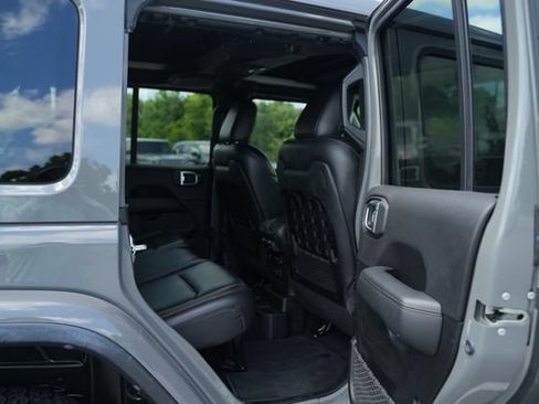 Used 2022 Jeep Wrangler Unlimited Rubicon w/ Trailer Tow Package AWD/4WD image 22