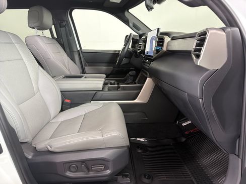 Used 2025 Toyota Tundra Limited AWD/4WD image 22