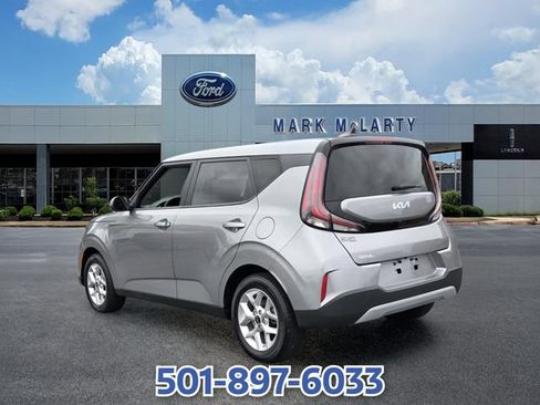 Used 2023 Kia Soul LX w/ LX Technology Package FWD image 3