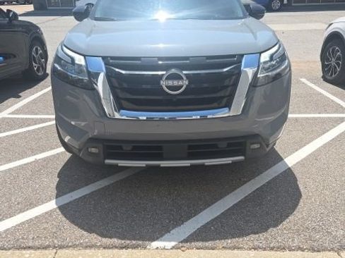 Used 2024 Nissan Pathfinder Platinum w/ Cargo Package AWD/4WD image 1