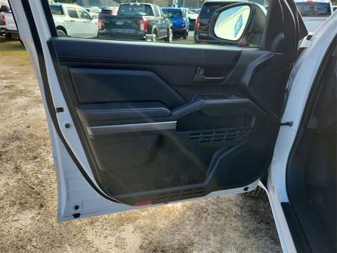 Used 2024 Toyota Tacoma SR5 image 9