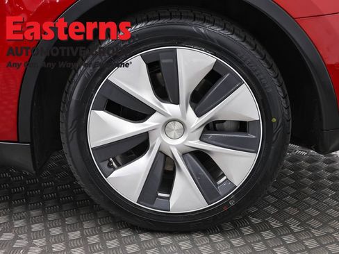 Used 2022 Tesla Model Y Long Range image 27