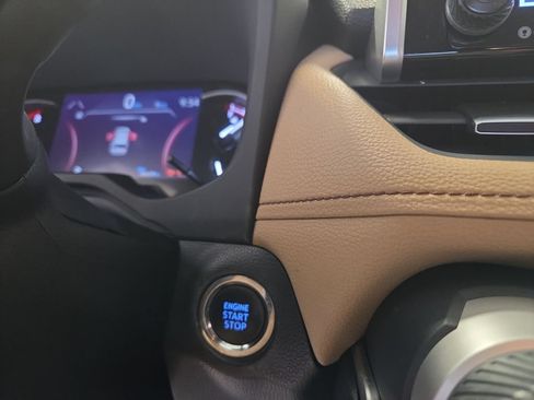 Used 2019 Toyota RAV4 Limited w/ Advanced Technology Package AWD/4WD image 19
