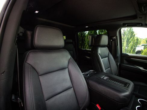 Used 2022 Chevrolet Suburban LT w/ LT Signature Package AWD/4WD image 33