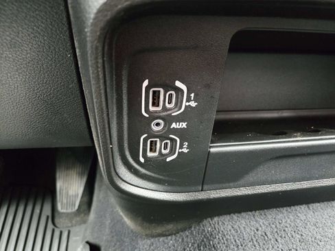 Used 2024 RAM 2500 Tradesman w/ Chrome Appearance Group image 35