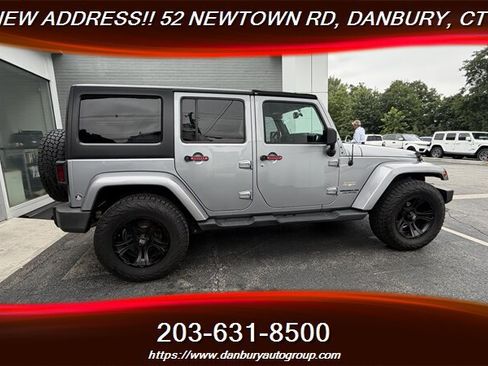 Used 2014 Jeep Wrangler Unlimited Sahara w/ Dual Top Group AWD/4WD image 6