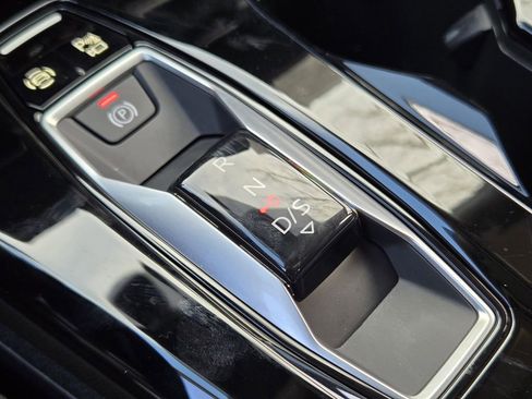 Certified 2025 Audi Q5 Prestige image 26