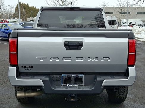 Used 2025 Toyota Tacoma TRD Off-Road image 5