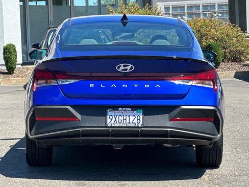 Used 2025 Hyundai Elantra Sport FWD image 8