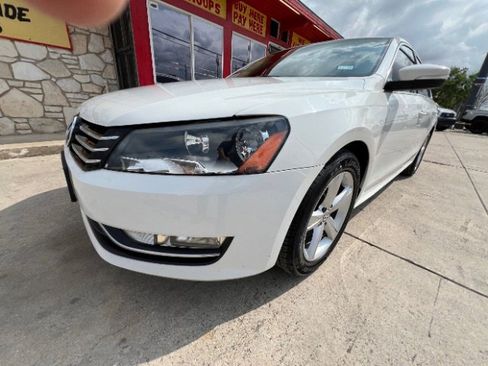 Used 2015 Volkswagen Passat 1.8T Limited Edition image 1