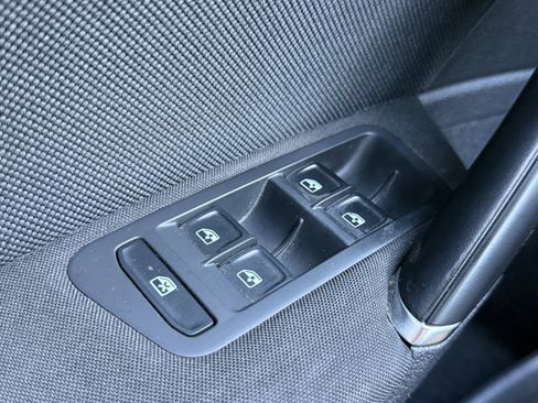 Used 2020 Volkswagen GTI S image 17