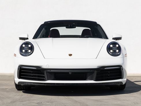 Certified 2022 Porsche 911 Carrera image 10