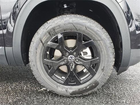 New 2026 Volkswagen Atlas Peak Edition image 12