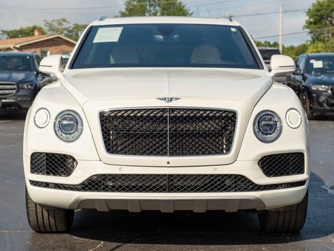 Used 2018 Bentley Bentayga Activity image 2