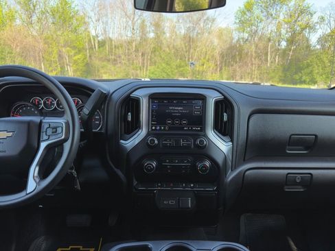 Used 2020 Chevrolet Silverado 1500 LT w/ Trailering Package image 3