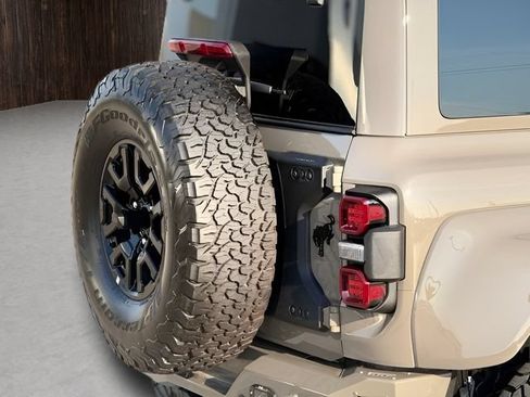 Used 2025 Ford Bronco Raptor w/ Interior Carbon Fiber Pack AWD/4WD image 12