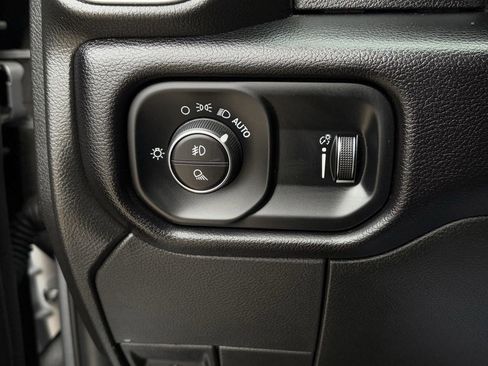 Used 2024 RAM 2500 Big Horn image 24