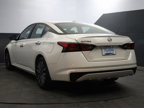 Used 2025 Nissan Altima 2.5 SV image 5