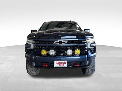 Used 2022 Chevrolet Silverado 1500 ZR2 w/ Technology Package image 9