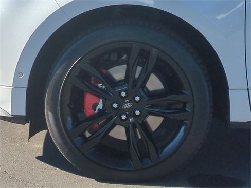 Used 2024 Ford Edge ST w/ Equipment Group 401A image 17