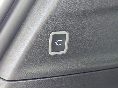 New 2026 Chrysler Pacifica Limited w/ S Appearance Package image 17