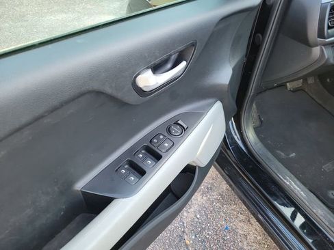 Used 2023 Kia Rio S image 10