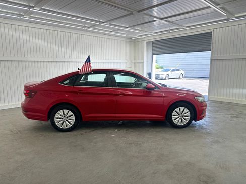 Used 2019 Volkswagen Jetta SE image 4