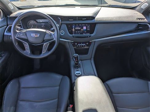 Used 2025 Cadillac XT5 Premium Luxury image 17