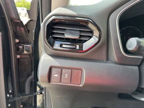 Used 2023 Honda Pilot Touring image 12