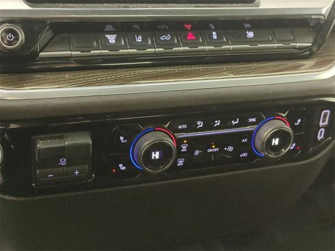 Certified 2025 Chevrolet Silverado 2500 LT w/ Convenience Package image 11