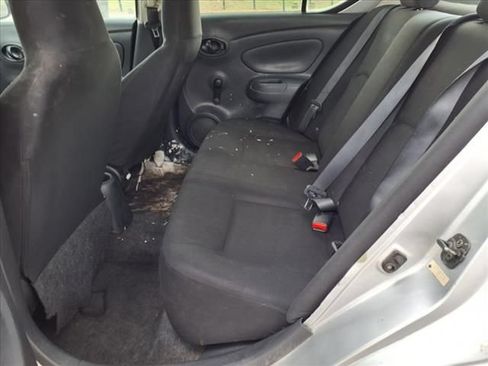 Used 2015 Nissan Versa S FWD image 11