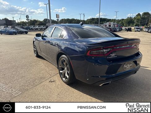 Used 2016 Dodge Charger SXT w/ Rallye Group RWD image 10