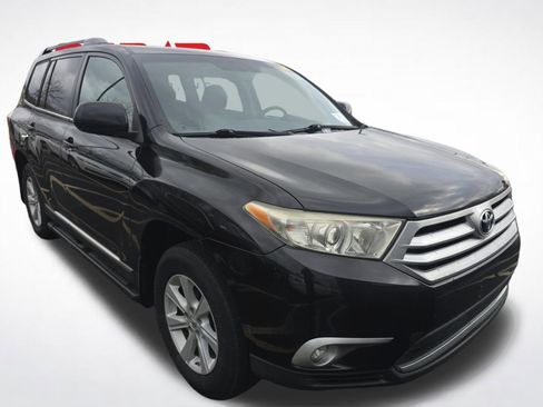 Used 2013 Toyota Highlander SE image 2