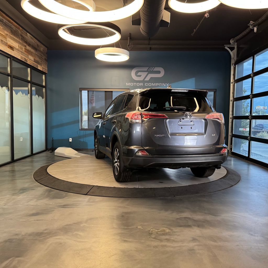 Used 2018 Toyota RAV4 LE w/ Carpet Mat Package FWD image 5