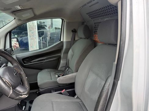 Used 2015 Nissan NV200 SV w/ Technology Package FWD image 17