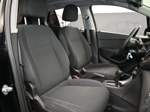Used 2020 Chevrolet Trax LS image 31