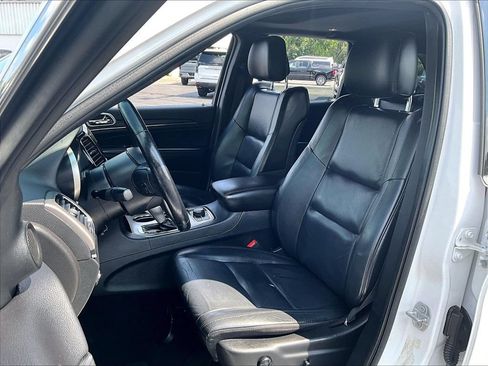 Used 2020 Jeep Grand Cherokee Limited AWD/4WD image 10