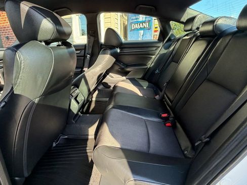 Used 2022 Honda Accord Sport image 9