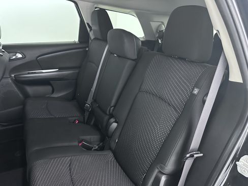 Used 2019 Dodge Journey SE FWD image 25