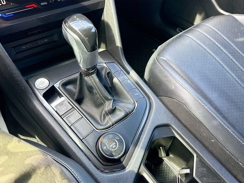 Used 2024 Volkswagen Tiguan SE R-Line AWD/4WD image 17