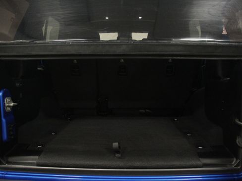 Used 2024 Jeep Wrangler Sahara image 11