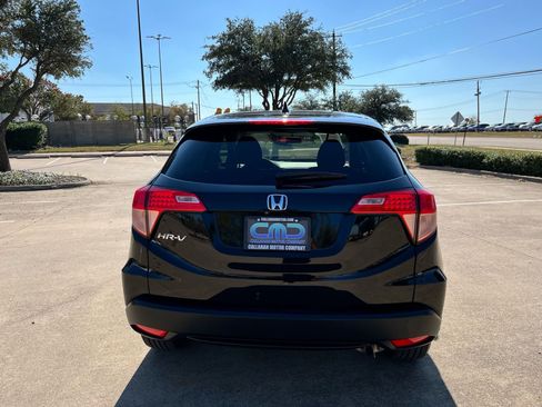 Used 2017 Honda HR-V EX image 6