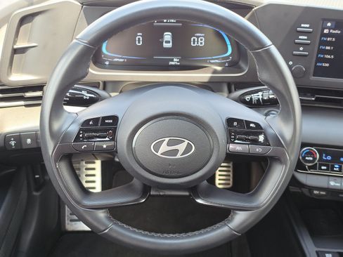 Used 2025 Hyundai Elantra Sport FWD image 15