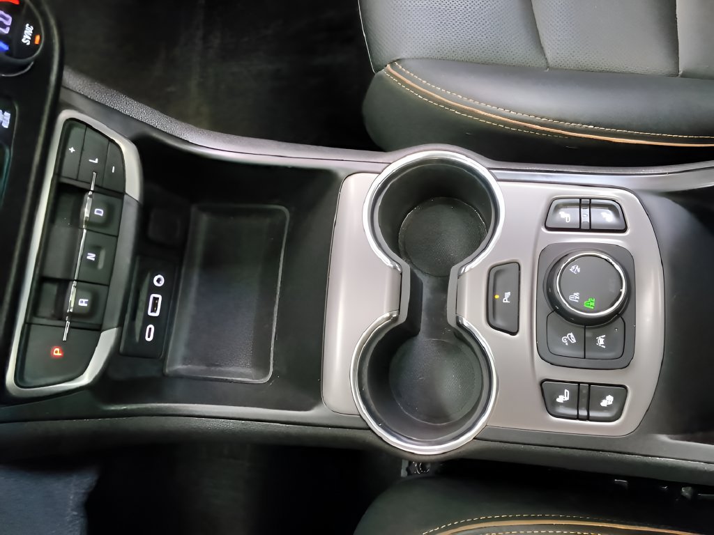 Used 2024 GMC Terrain AT4 w/ Tech Package AWD/4WD image 19