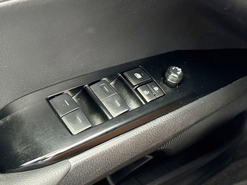 Used 2025 Toyota Camry LE w/ Convenience Package image 16