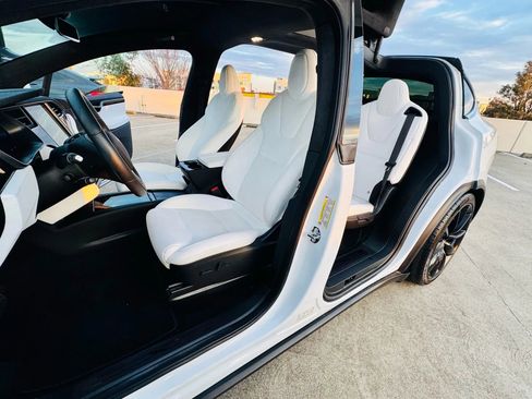 Used 2020 Tesla Model X Long Range image 30