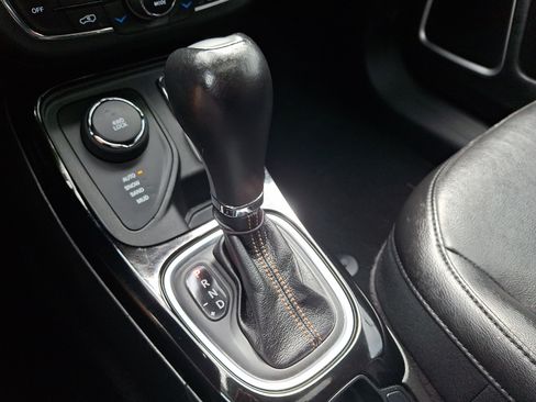 Used 2019 Jeep Compass Limited AWD/4WD image 15