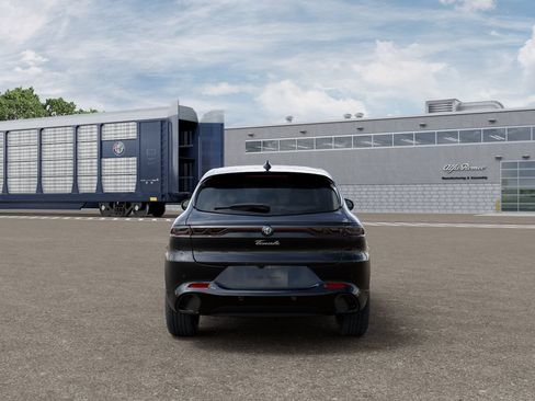 New 2025 Alfa Romeo Tonale AWD/4WD image 7