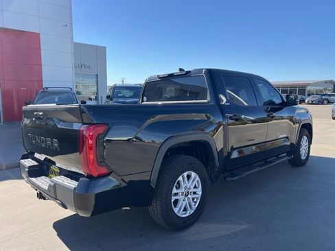 Used 2022 Toyota Tundra SR5 w/ Convenience Package image 7